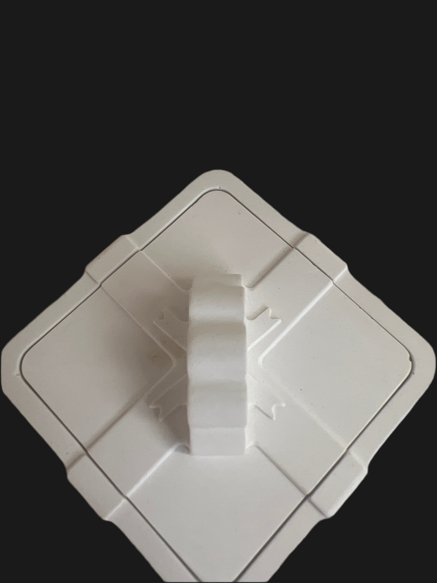 Schöne kleine Geschenkdose quadratisch aus Keramik zur Schmuckaufbewahrung usw.