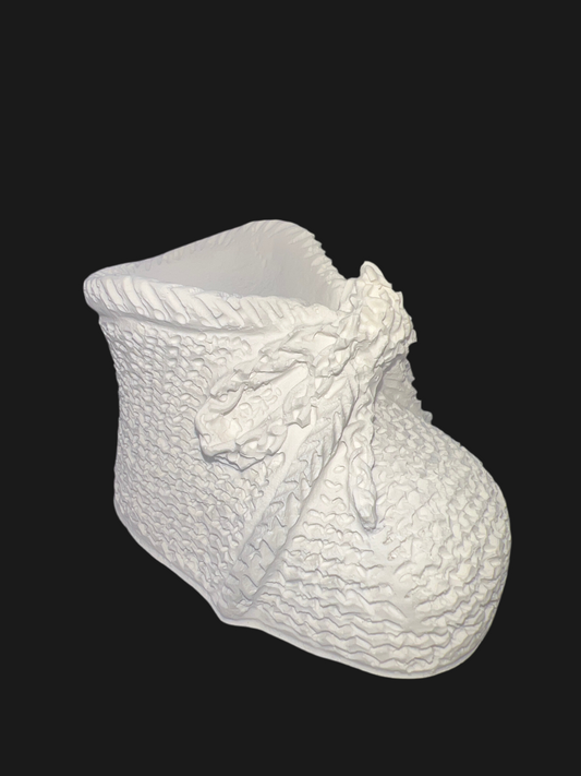 Baby Schuh „Glückwünsche zur Geburt“ aus Keramik handgefertigt in der Farbe weiß