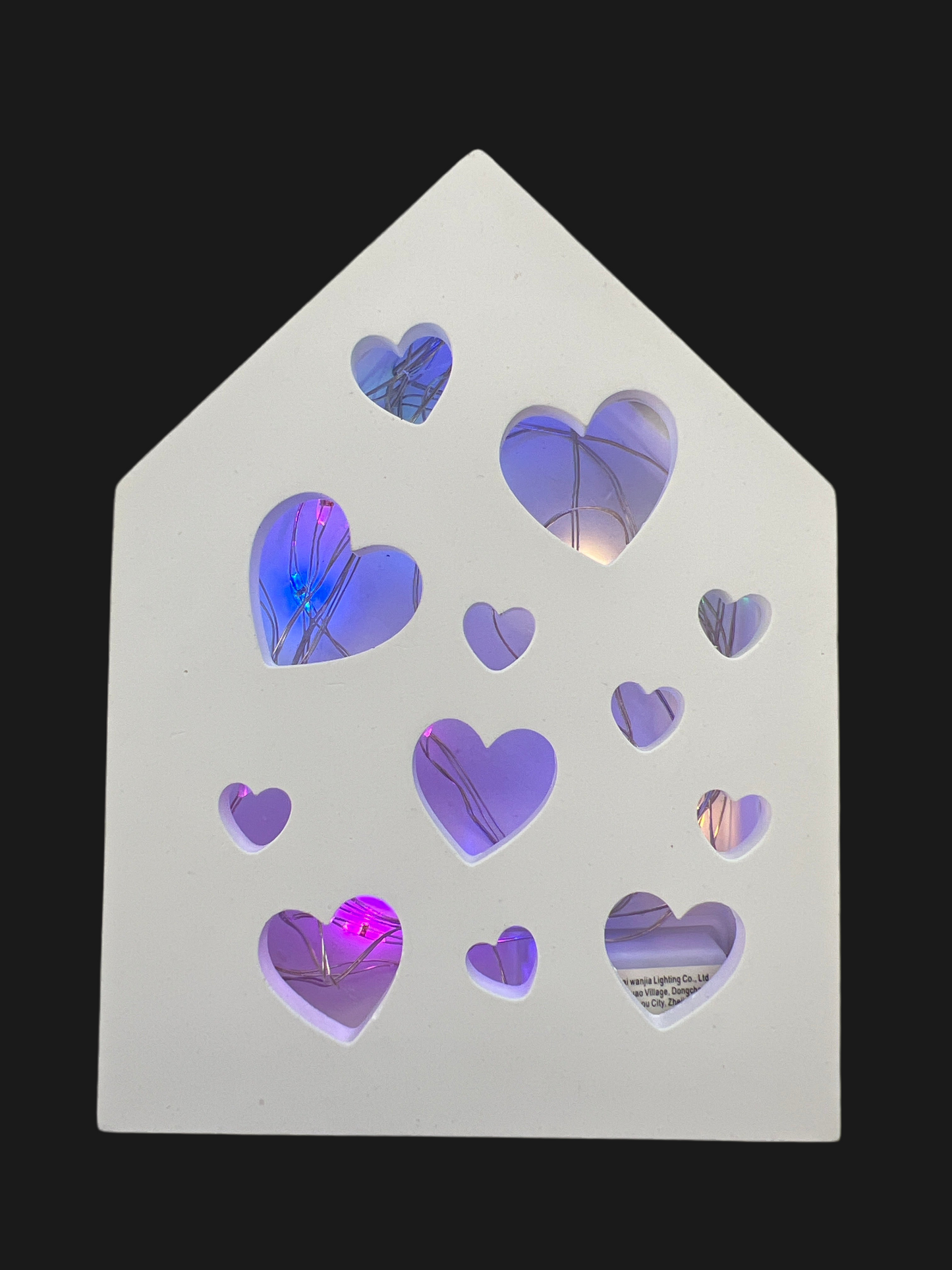 LED - Lichthaus Hohlraumfigur aus Keramik handgefertigt mit bunten LED‘s